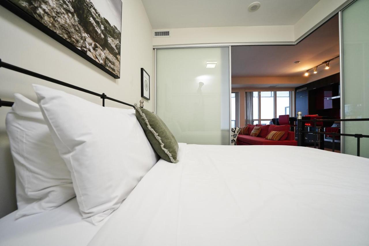 טורונטו The Atmosphere Boutique Suites מראה חיצוני תמונה
